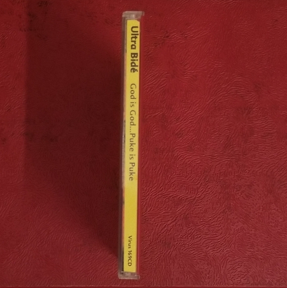 Ultra Bidé - god is god / puke is puke (1995) - Picture 7 of 15